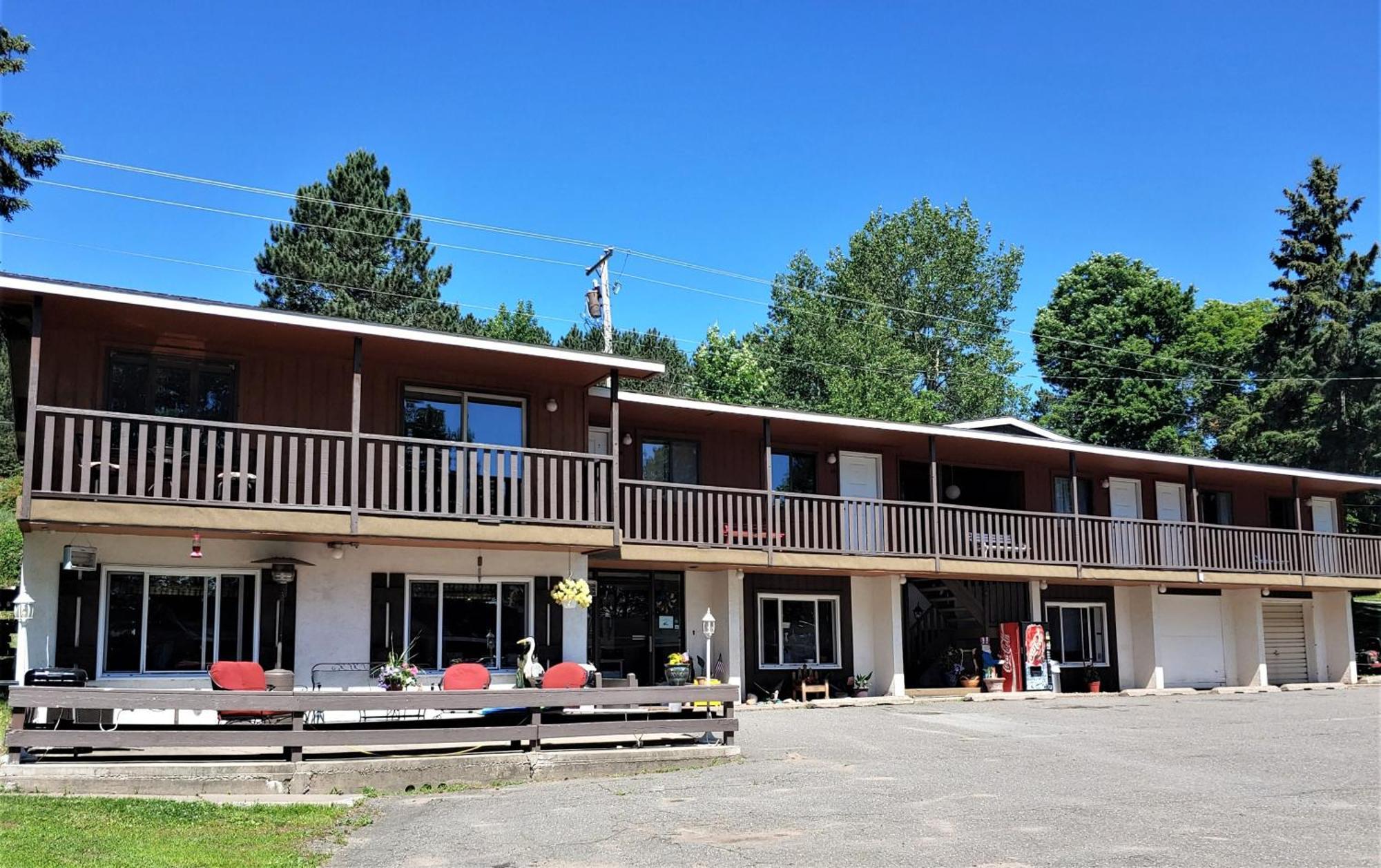 Lakeshore Motel Ice Lake Iron River Bagian luar foto