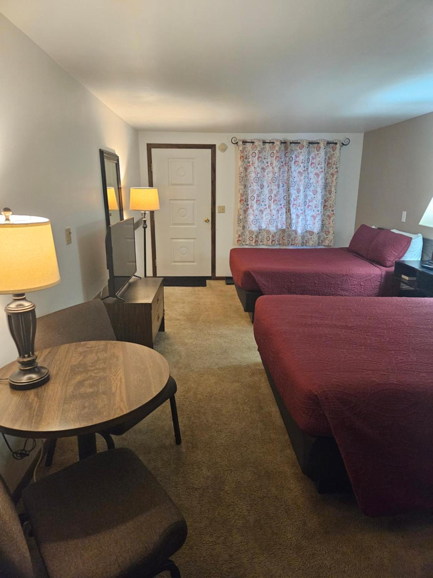 Lakeshore Motel Ice Lake Iron River Bagian luar foto