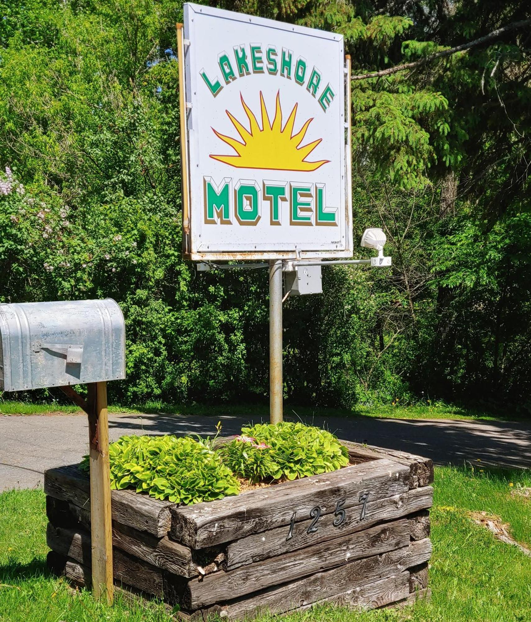 Lakeshore Motel Ice Lake Iron River Bagian luar foto
