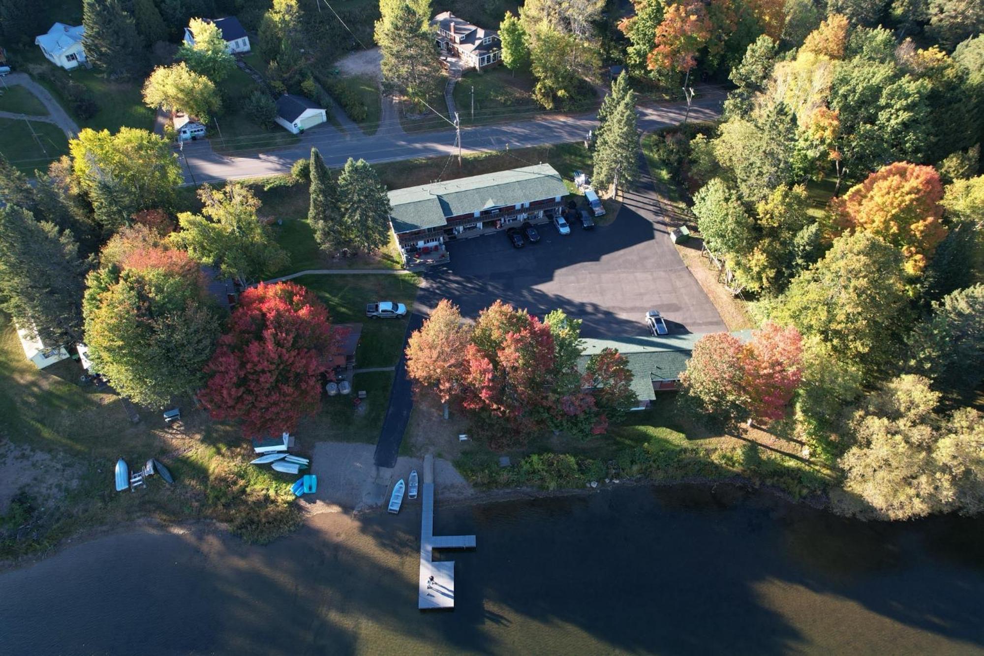 Lakeshore Motel Ice Lake Iron River Bagian luar foto