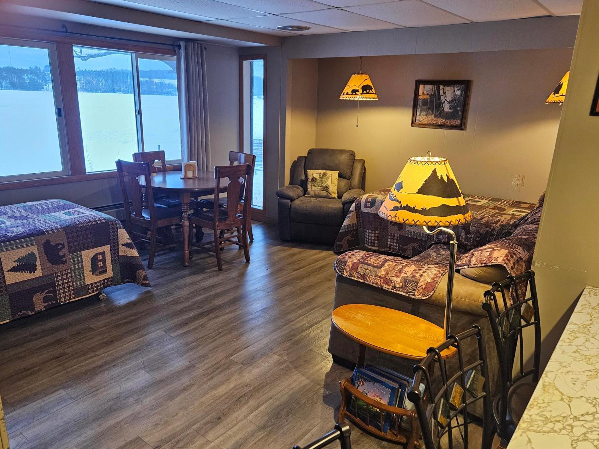 Lakeshore Motel Ice Lake Iron River Bagian luar foto
